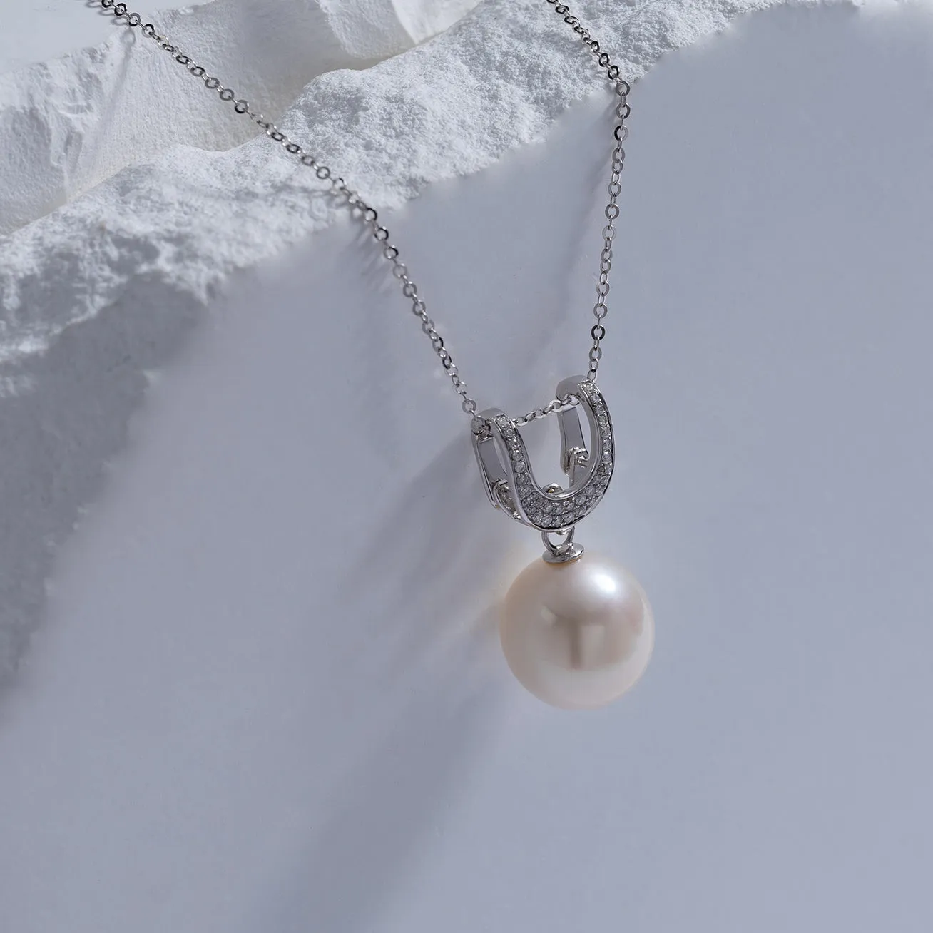 18K Solid Gold Diamond Australian White South Sea Pearl Necklace KN00133