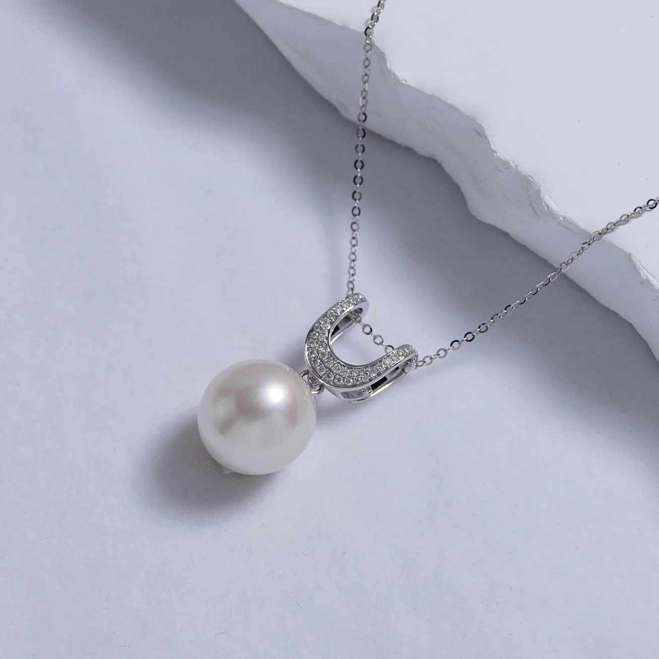 18K Solid Gold Diamond Australian White South Sea Pearl Necklace KN00133