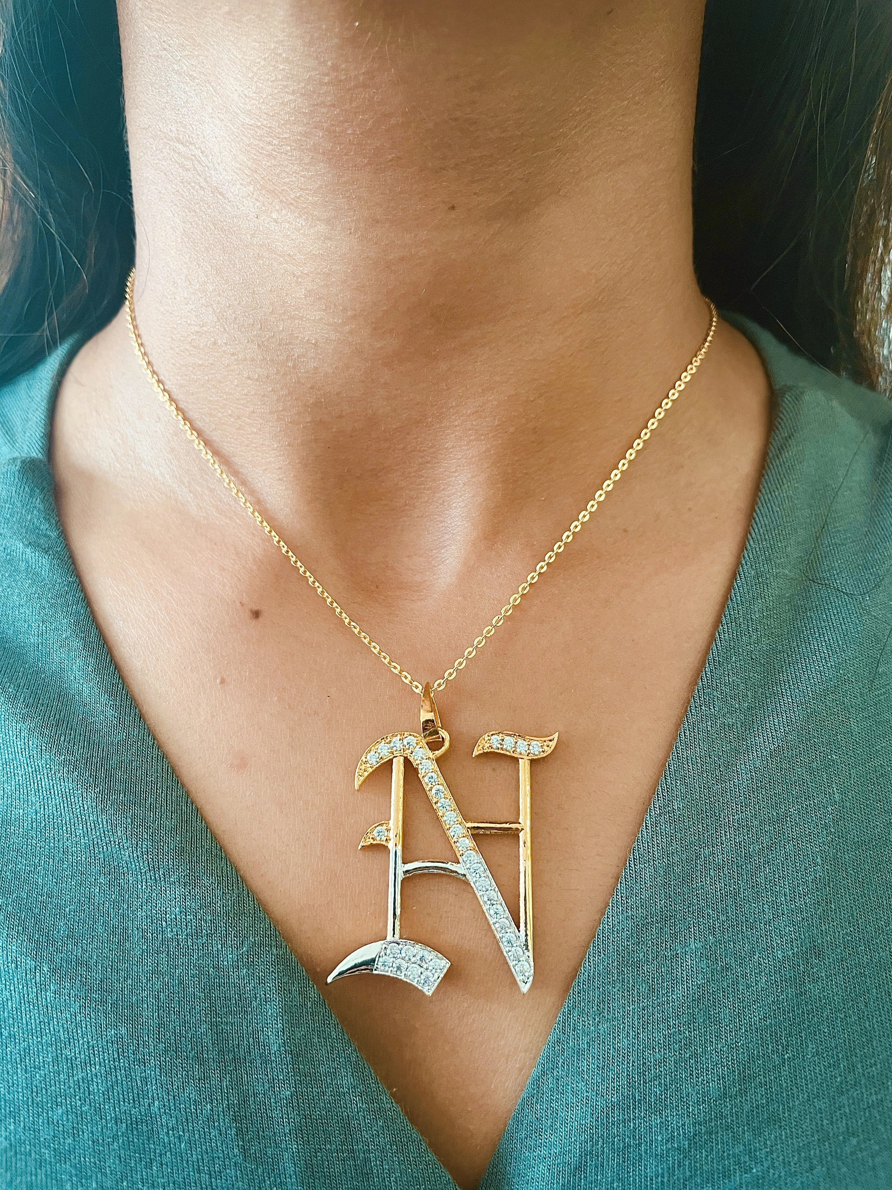 Brillo Iniziale Charm Necklace