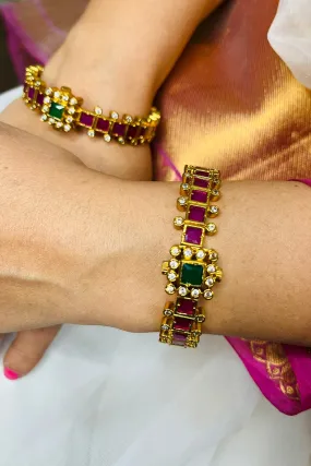Golden Grace Bangles - Elevate Your Style with Exclusive Design - Enhance Your Feminine Charm