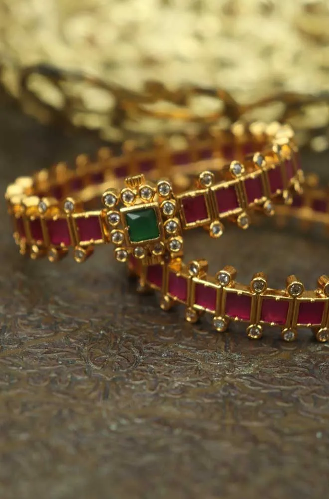 Golden Grace Bangles - Elevate Your Style with Exclusive Design - Enhance Your Feminine Charm
