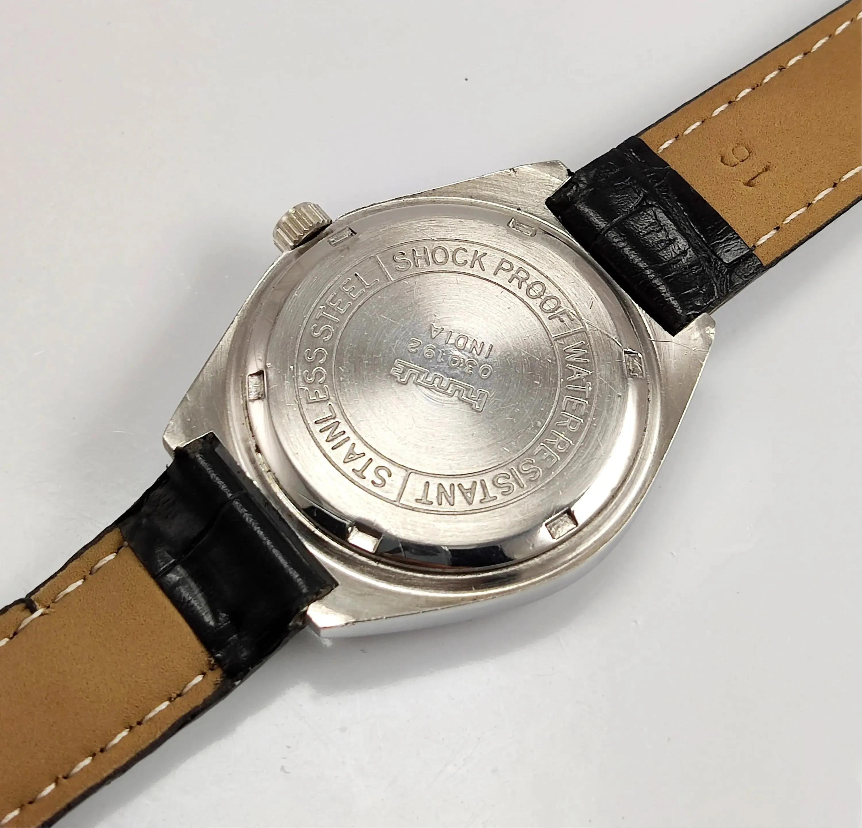 Hmt Orange Dial Para Shock 17 Jewels Handwinding Men's Watch 0231