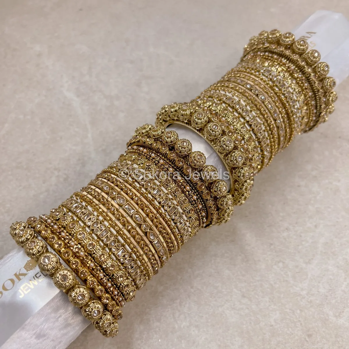 Jodhaa Luxury Bangle stack -Golden