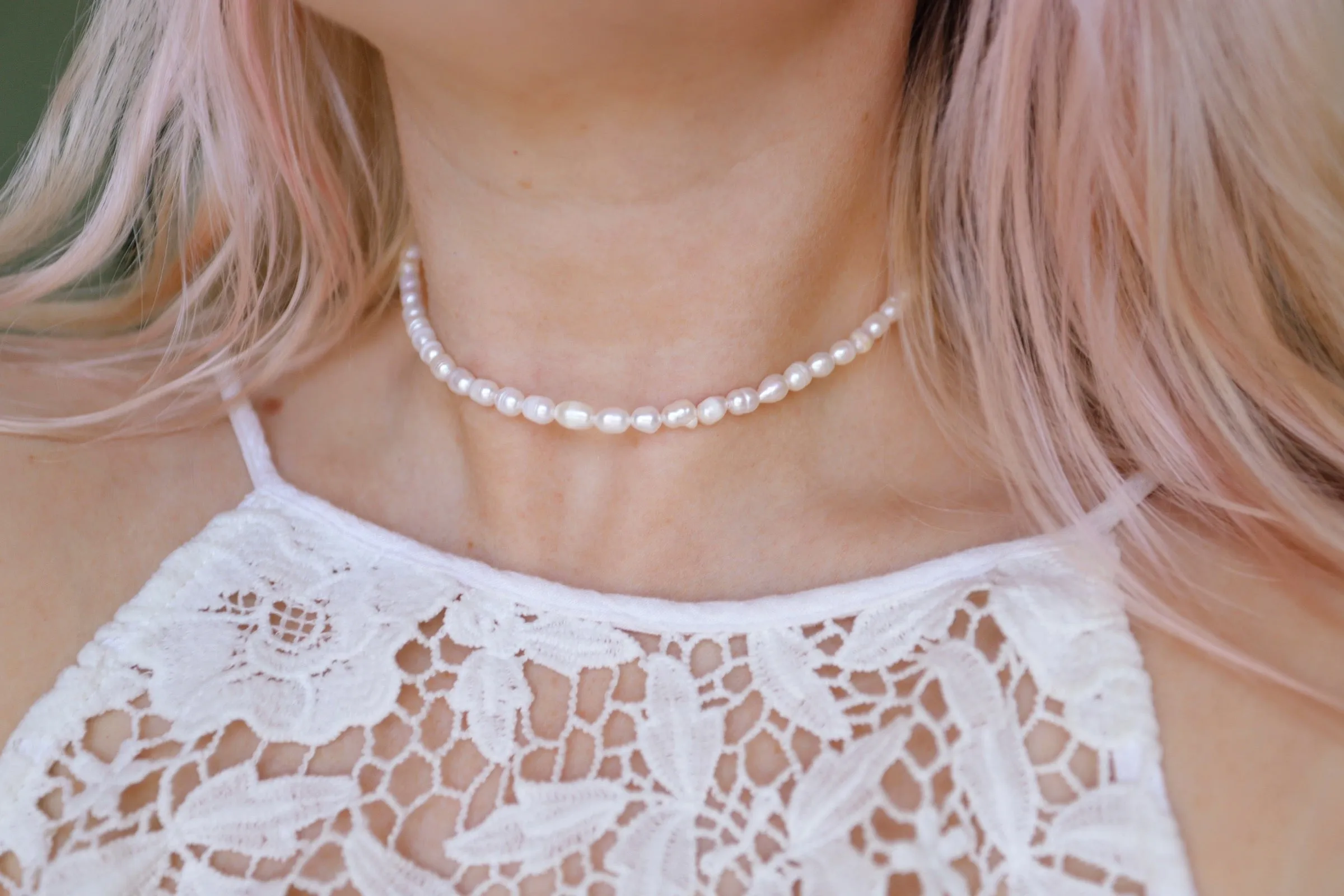 Lustrous Pearl Beaded Choker Necklace