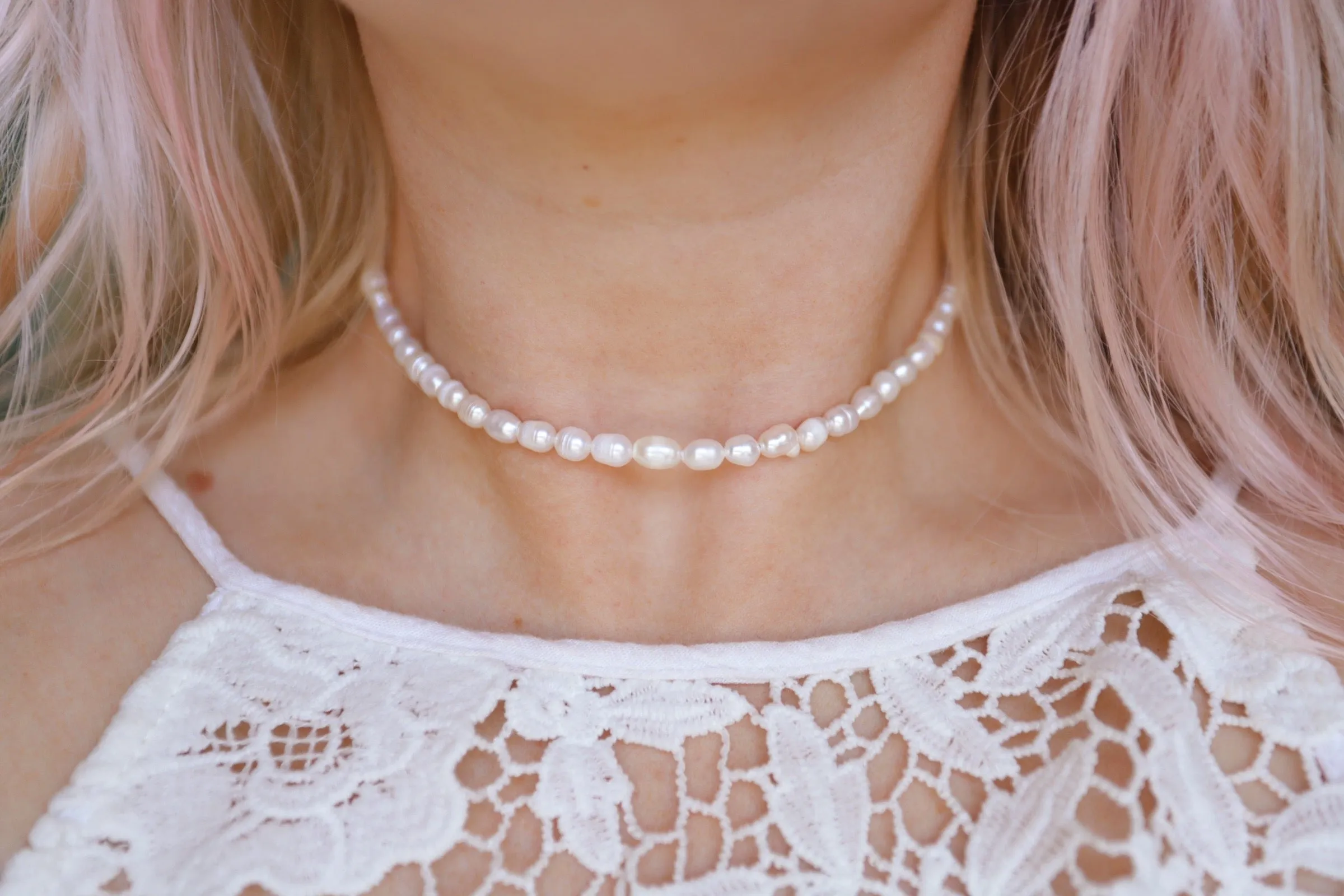 Lustrous Pearl Beaded Choker Necklace