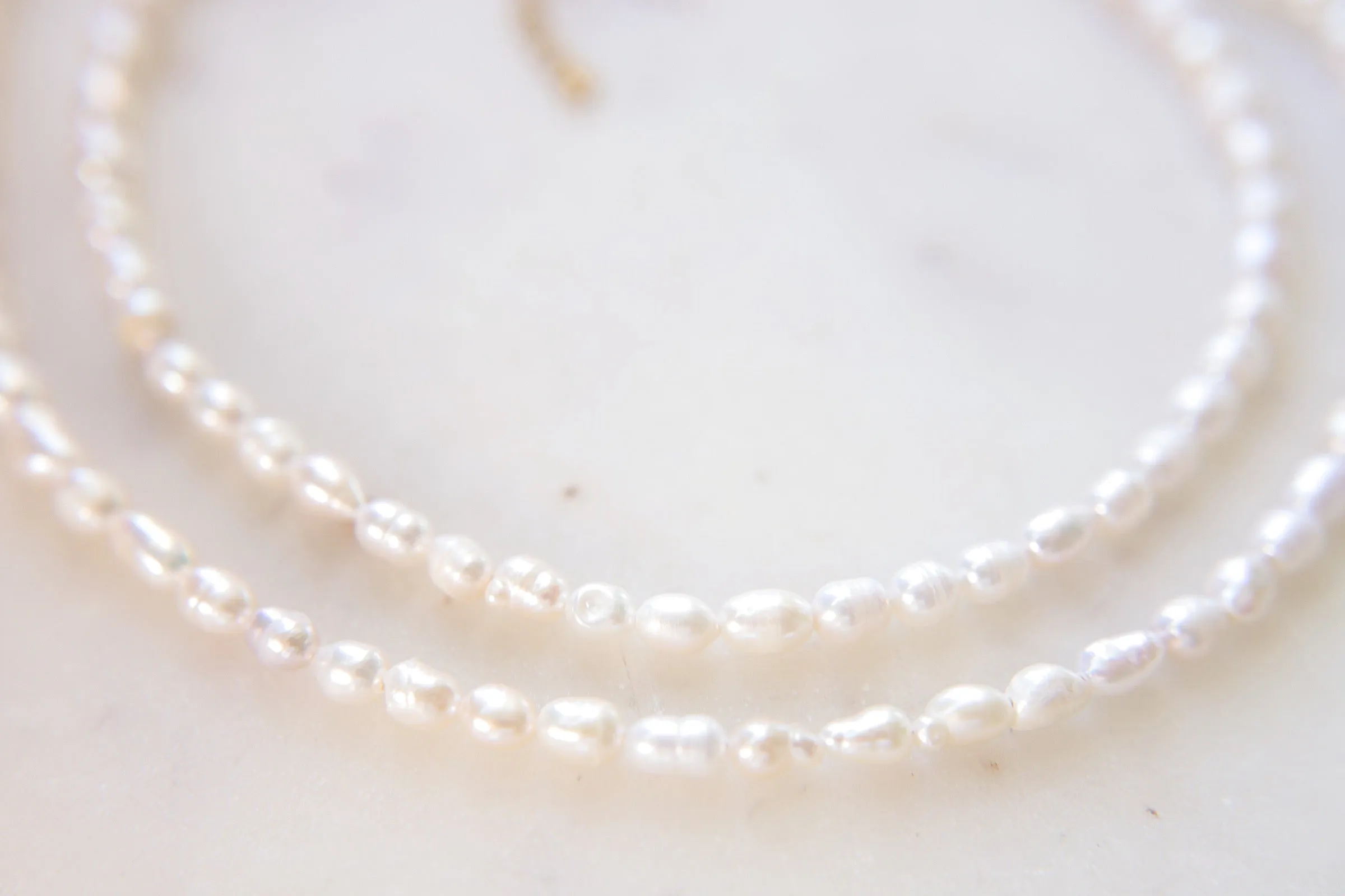Lustrous Pearl Beaded Choker Necklace