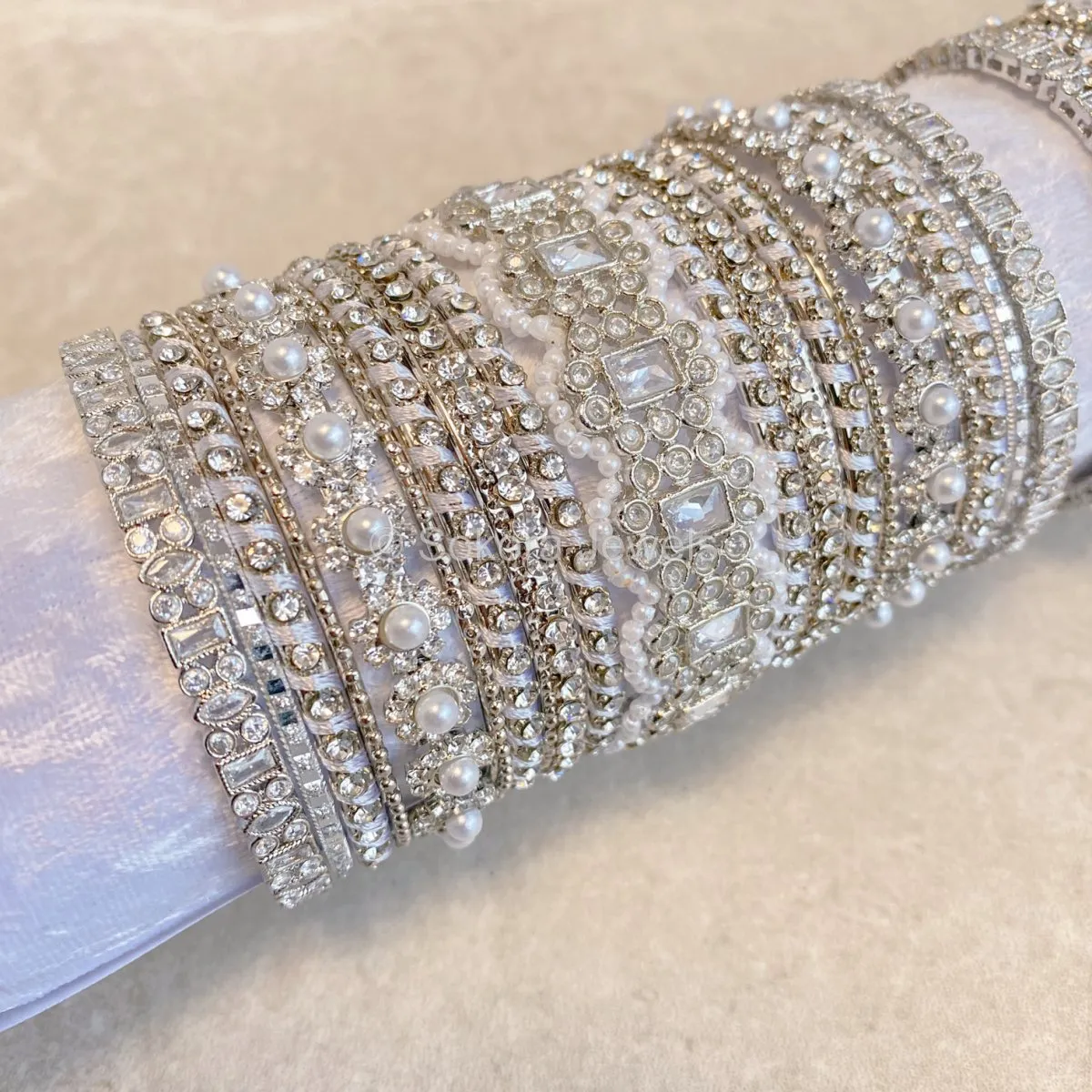 Mehnaaz Luxury Bangle Set - White/Silver