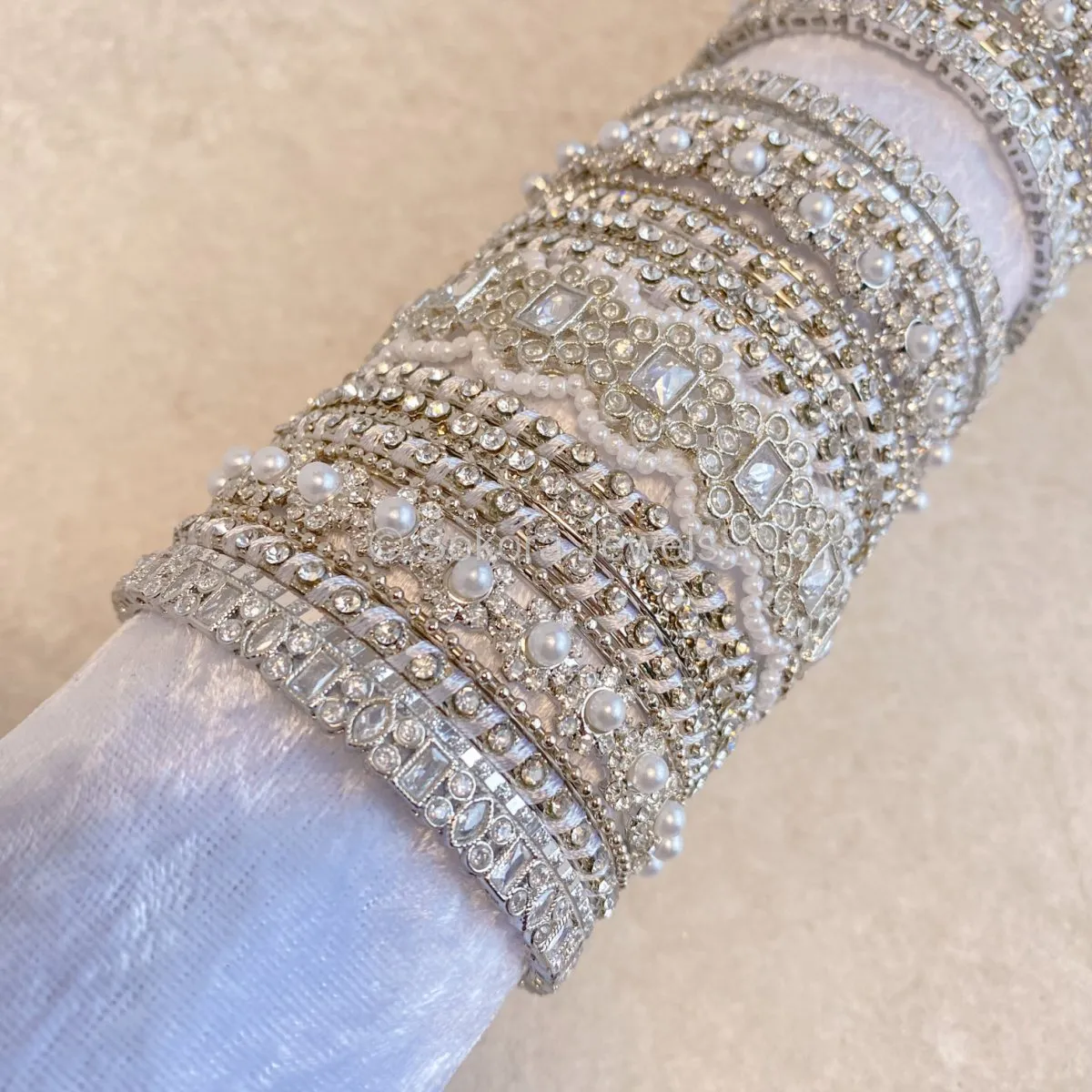 Mehnaaz Luxury Bangle Set - White/Silver