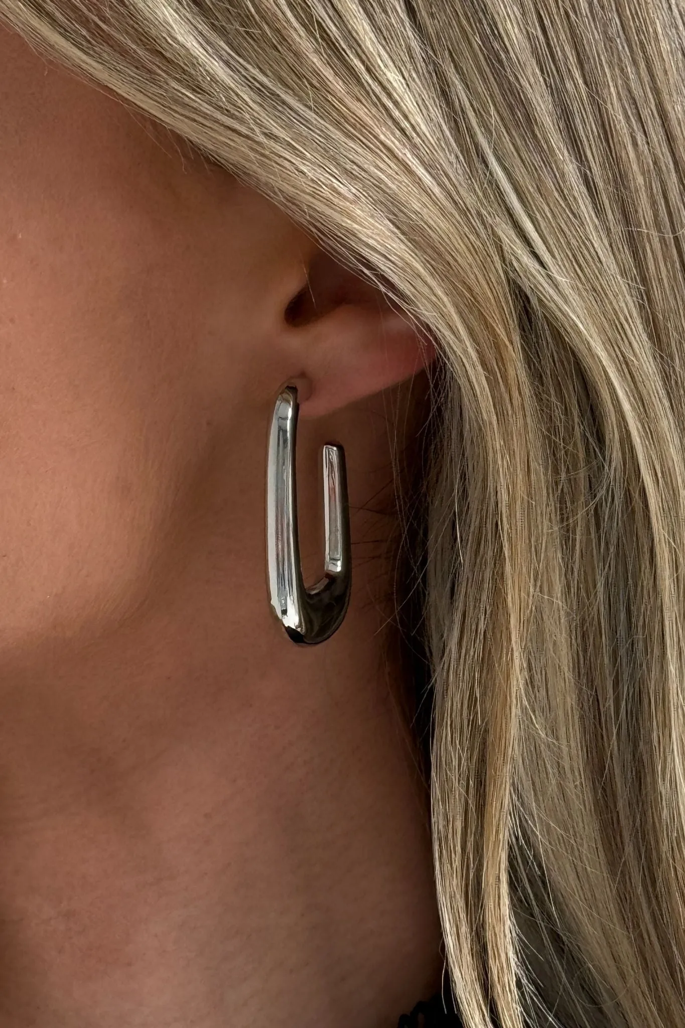Mona Large Hoop Earrings In Silver
