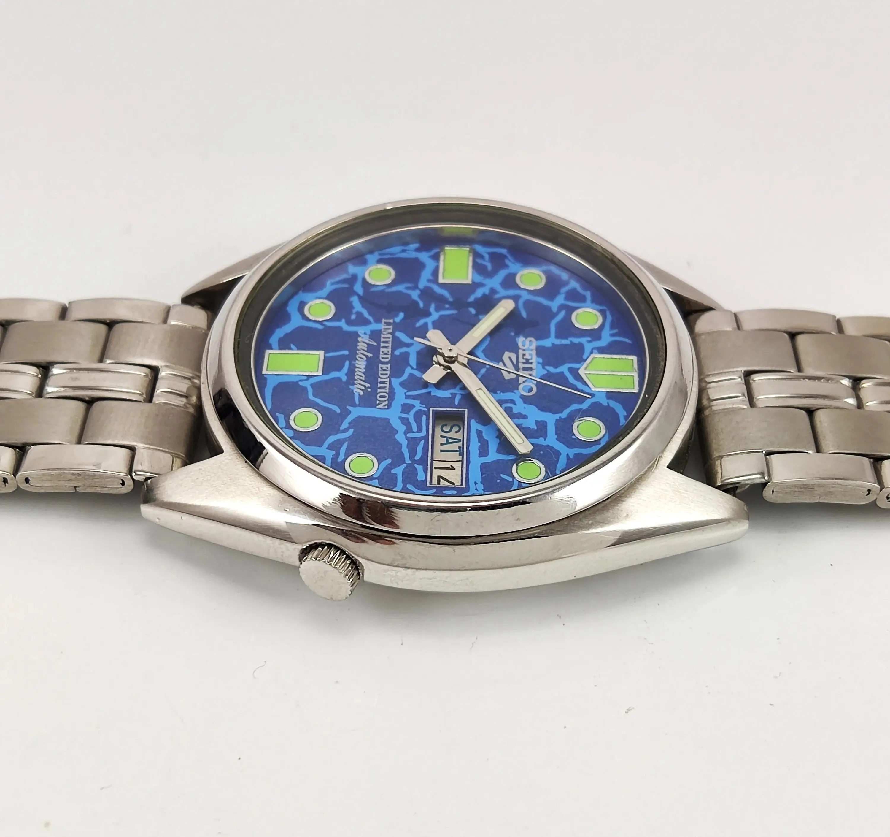 Seiko 5 Blue Dial 17 Jewels Automatic Movement Men's Wrist watch 7009A