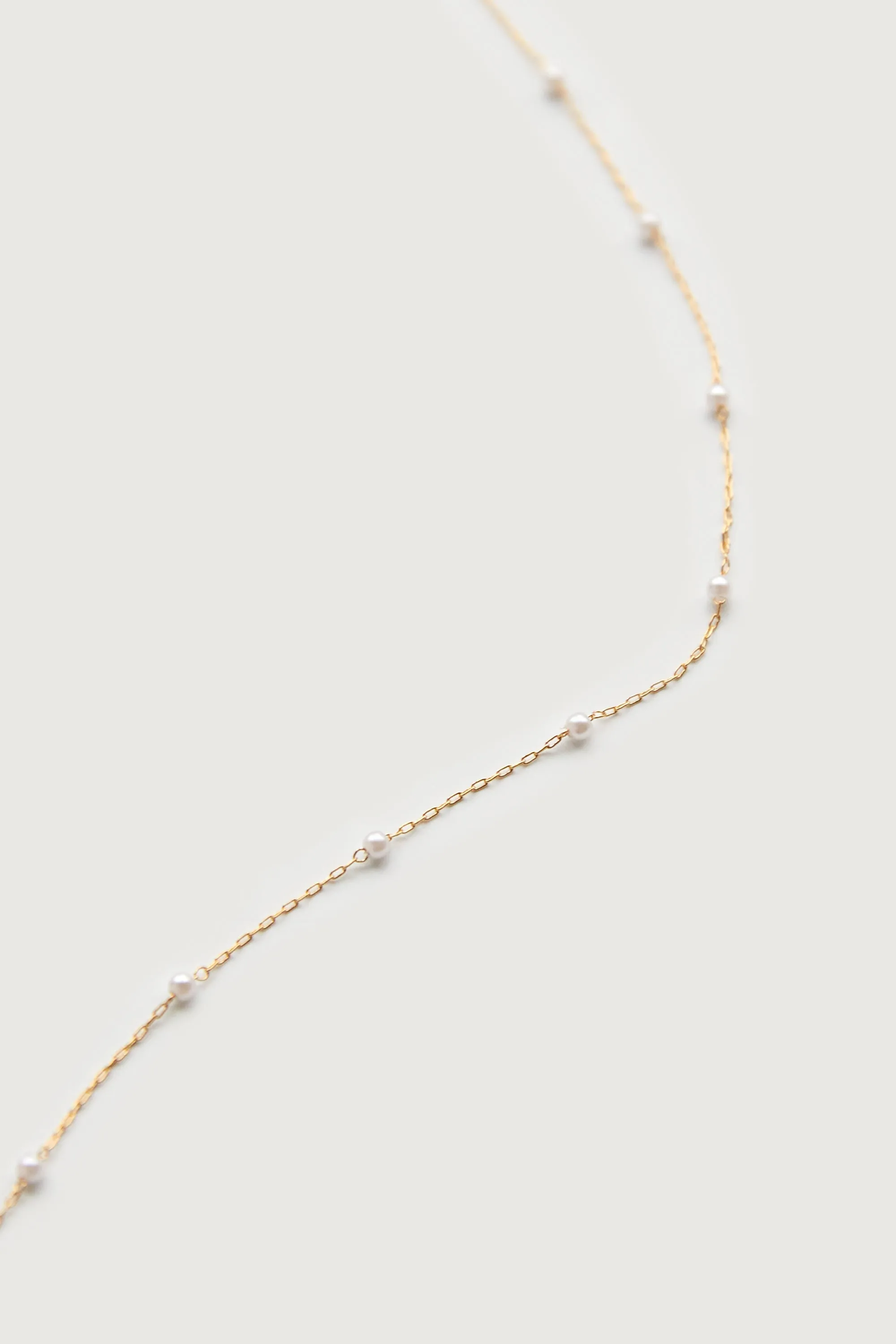 THIN CHAIN NECKLACE